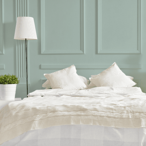 ESCAPE TO DREAMLAND WITH THESE CALMING BEDROOM COLORS
