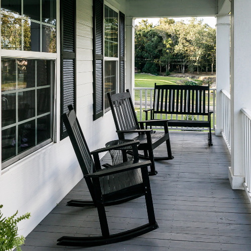 The Ultimate Guide to Choosing the Perfect Deck Stain for Your Home